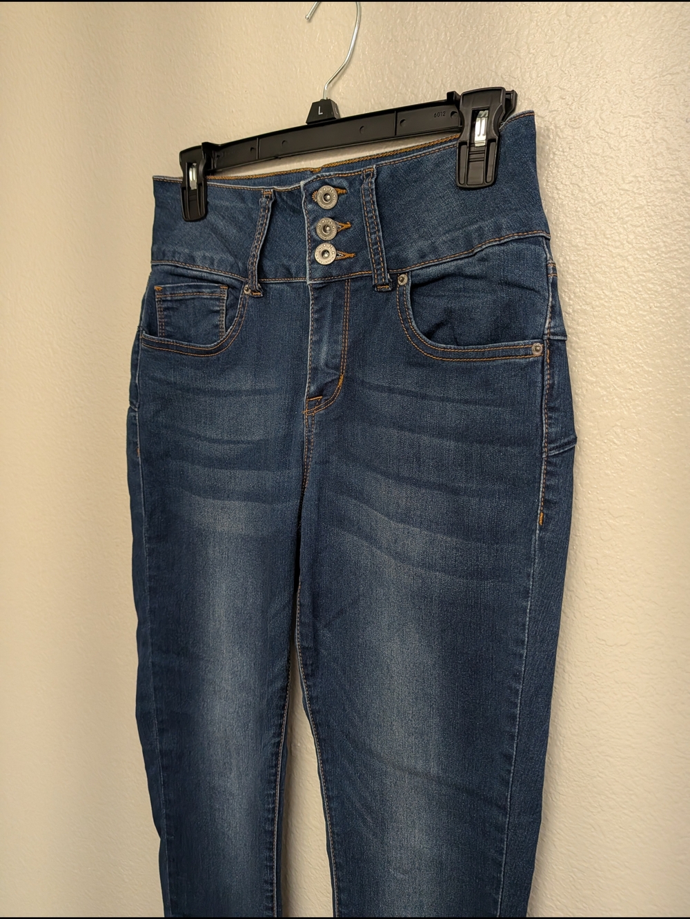 Curvy High-Rise Dark Blue Women’s Skinny Jeans - Picture 4 of 7